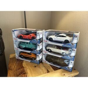 Maisto Diecast Special Edition 1:18 Scale Boxed Multiple Models